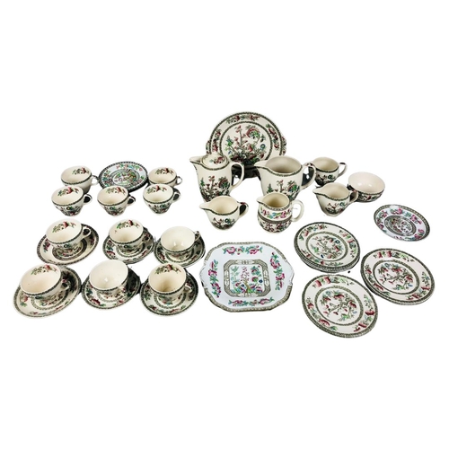 344 - A large Dinner Service Set. Indian Tree pattern.