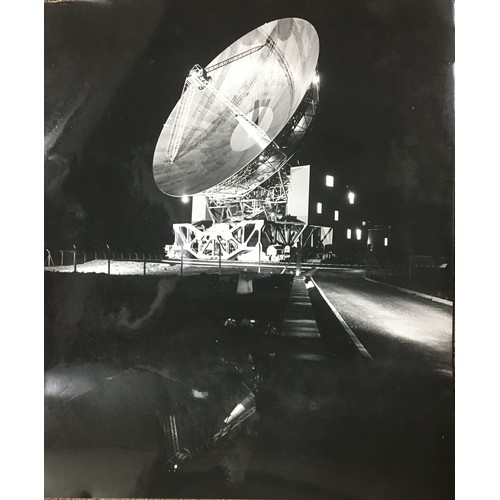 415 - Original Fox Photographs - Astronomy Satellite/Radio Telescope Dishes in the 1960's, dated 1969 all ... 