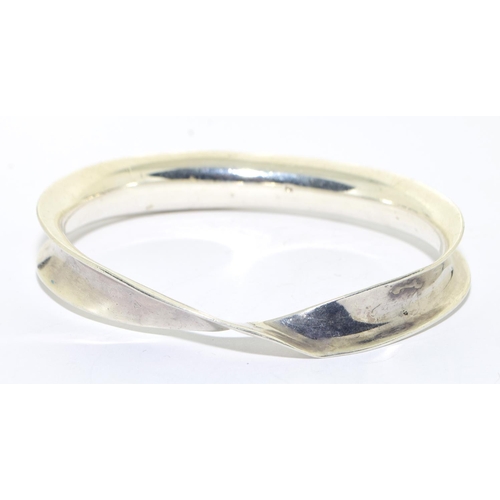 274 - large solid 925 silver bangle with twist decoration 30g