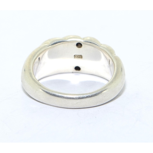 285 - 925 silver ladies wave band ring size R