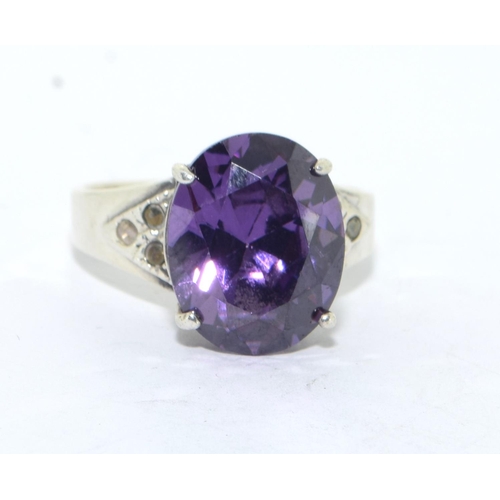 294 - 925 silver ladies large Amethyst oval solitaire cocktail ring size S