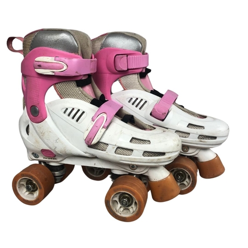 85 - Roller Skates. size 3-6