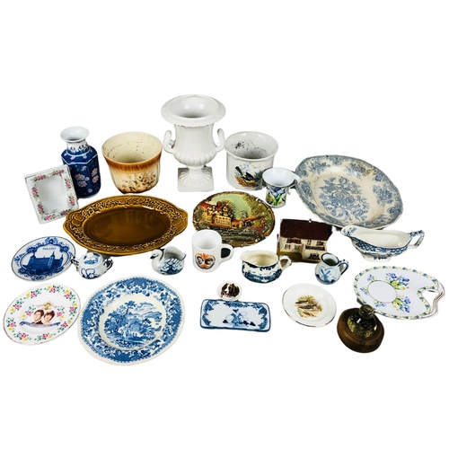 40 - Collection of ceramic Items to include blue and white plates etc