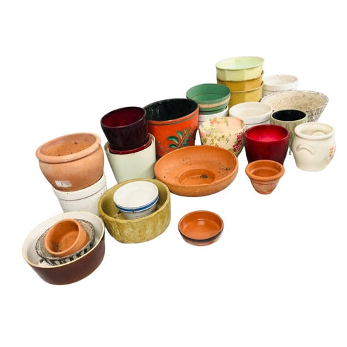 121 - Collection of Pots