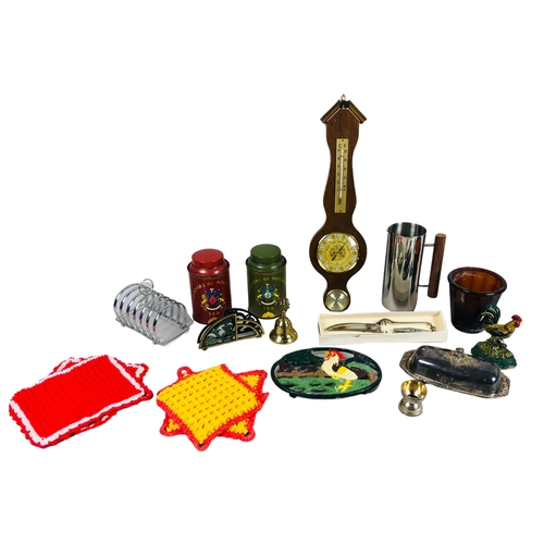 125 - Mixed lot of items to include a mid century jug, boxed game shears, Banjo barometer, cockerel door s... 