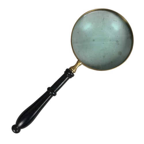 462 - Silver plated 6' magnifying glass ref 66