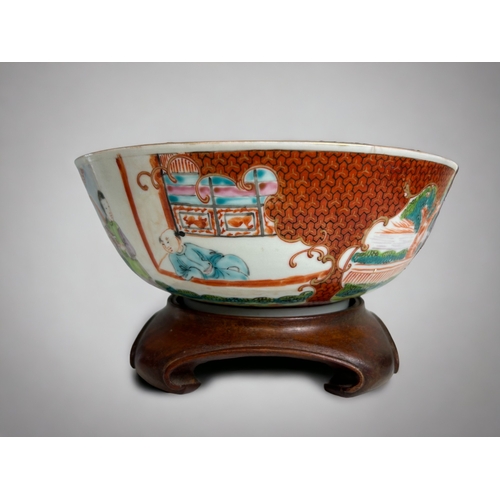 29 - A Chinese export porcelain bowl.18th century, Qianglong period. Hand painted. On wooden stand.8 x 20... 