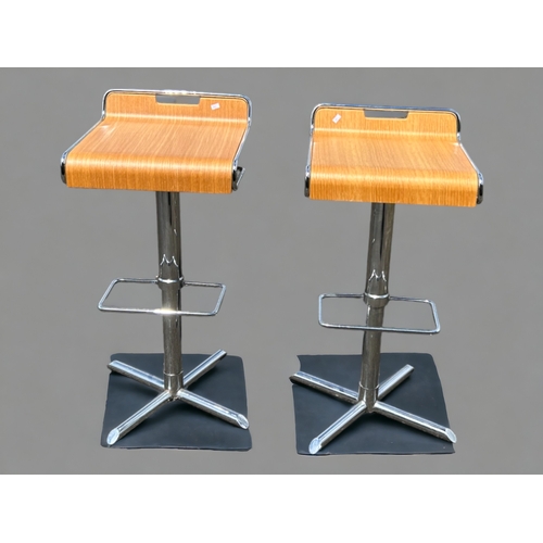 336 - A Pair of Contempory Bar Kitchen Stools - Wood and Metal - Good Condition