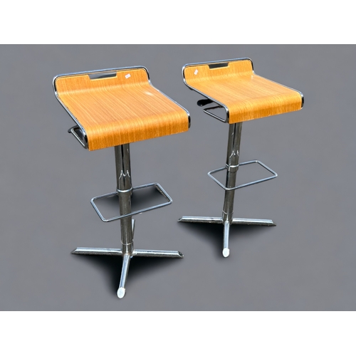 336 - A Pair of Contempory Bar Kitchen Stools - Wood and Metal - Good Condition