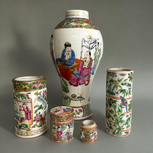 31 - A collection of Chinese porcelain.Qing dynasty & later.Including enamels painted famille rose ba... 