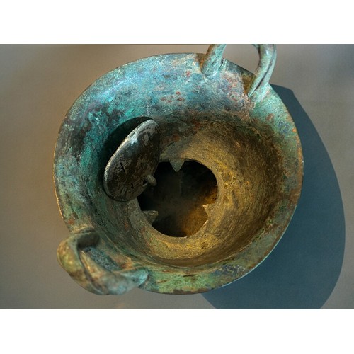 781 - A Chinese Archaic ritual Bronze steamer (Yan).Western Zhou dynasty (c. 1046–771 BCE). Tapered form, ... 