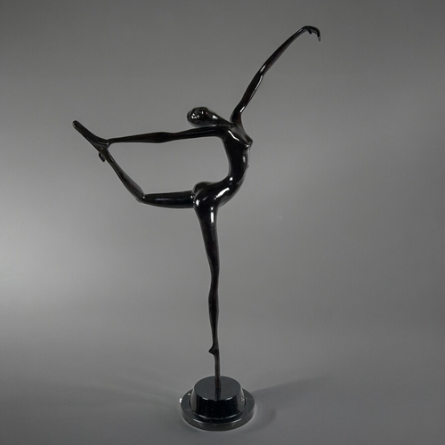 787 - A large Bronze abstract 'Dancer' sculpture.20th Century.Raised on stepped marble base.Height - 117cm... 