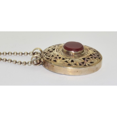 189 - 925 silver vintage Carnelian set pendant on a silver ball chain