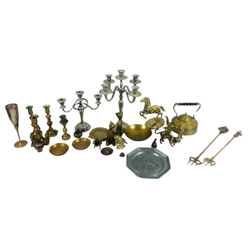 124 - Box of 19th Century and Later Brass and Metal Ware