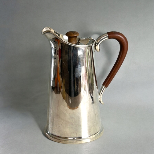 472 - A scarce Regent plate Vacuum hot water jug / flask.The Goldsmith & Silversmith company. Height -... 