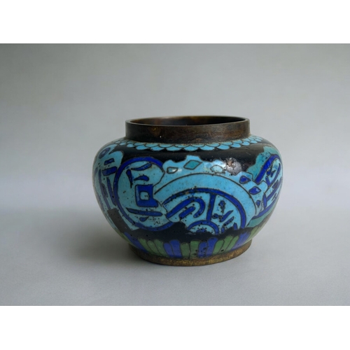 140 - A Japanese cloisonne pot.Meiji period, 19th century.5 x 7cm