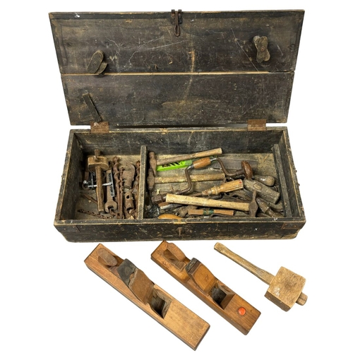 492 - Vintage Carpenters Box of Tools, Planes, Hammers, etc.