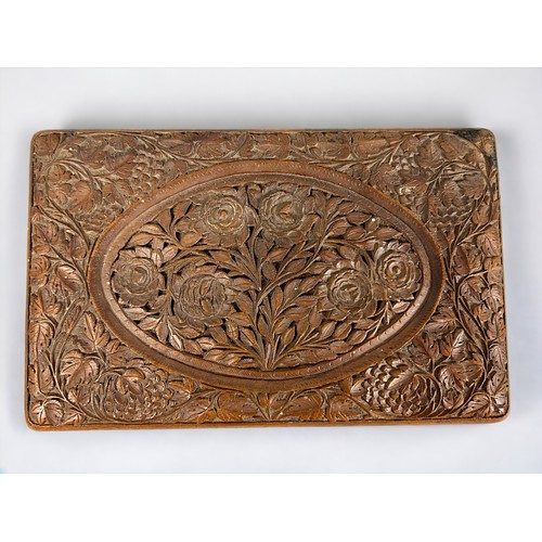 511 - A 19th century carved Walnut jewellery box.Intricately carved foliate design.29 x 17 x 7cm... 