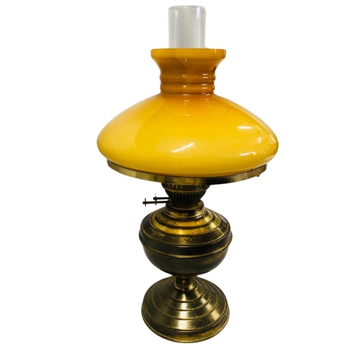 522 - Victorian Yellow Glass and Brass oil Lamp