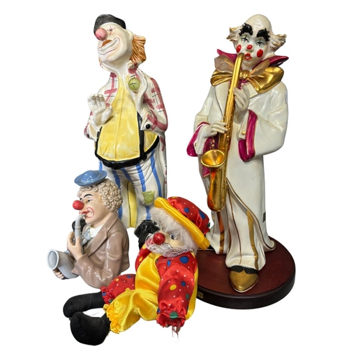 86 - Collection of 4 Clowns