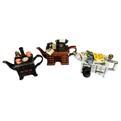 726 - Assortment of Novelty Teapots