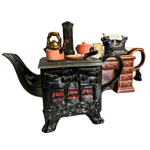 726 - Assortment of Novelty Teapots