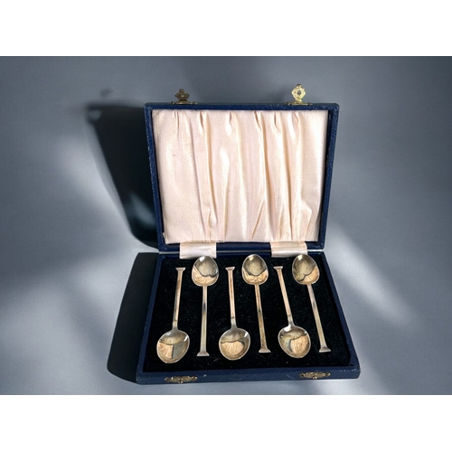 485 - An Art Deco sterling silver teaspoon set.Purcell brothers. Birmingham 1935 jubilee hallmarks.