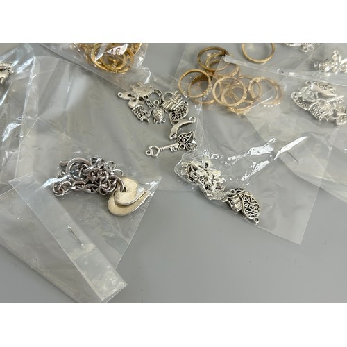 547 - A Quantity of silver and gold plated ladies fashion jewellery. Including rings, bracelets, necklaces... 