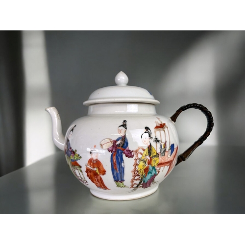 7 - A large example Chinese porcelain Teapot.Qing dynasty.Polychrome painted enamels depicting courtiers... 