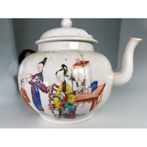 7 - A large example Chinese porcelain Teapot.Qing dynasty.Polychrome painted enamels depicting courtiers... 