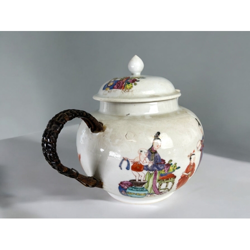 7 - A large example Chinese porcelain Teapot.Qing dynasty.Polychrome painted enamels depicting courtiers... 