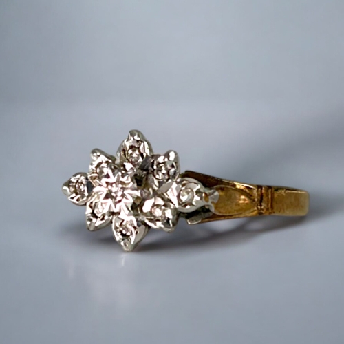 551 - A 9ct Gold & diamond set ladies ring.Size - IWeight - 2.11g