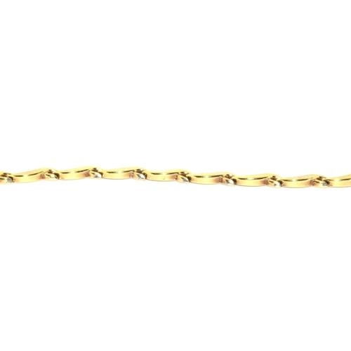 554 - 9ct gold twin colour bracelet 19cm 3.4g