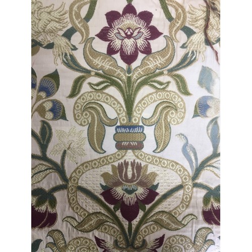 509 - Good Quantity of 19th Century and later Fabrics of varying Designs and Styles. William Morris Design... 