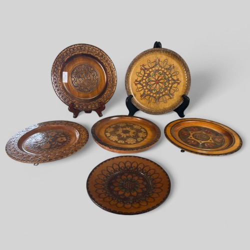 25 - A Group of 6 hand carved folk art wood fruit plates.