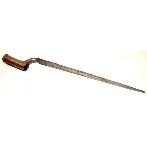 200 - Antique Brown Bess musket socket bayonet with India catch. Blade 37cms, o/all length 50cms