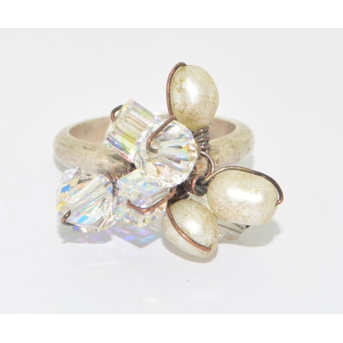 619 - 925 silver pearl and clear stone ring size L