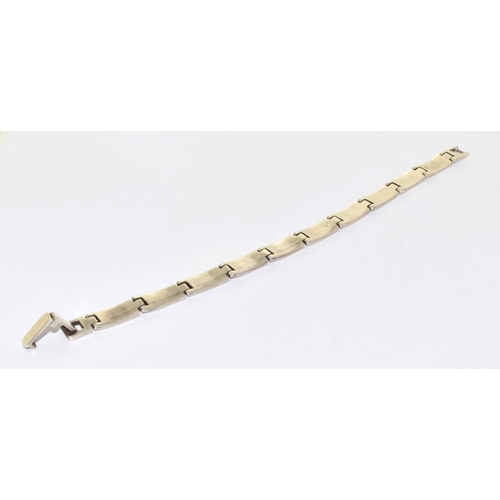 645 - 925 silver solid state bracelet with Mother of Pearl coloured decoration 19cm long 21g