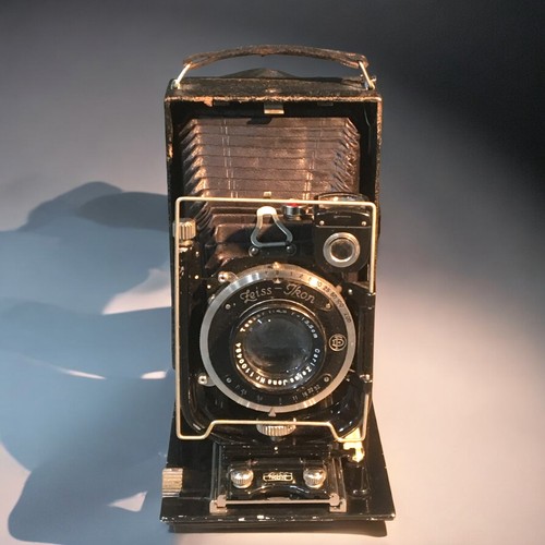 174 - Zeiss Ikon Maximar 207 Folding/Bellows Camera with Case and Plates. Carl Zeiss Lens No 1100484.Foldi... 