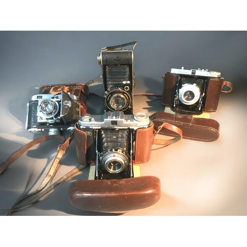 178 - Vintage Folding Cameras x 41. Zeiss Ikon Nettar 2. Dacora Folding Camera3. Weltira Folding Camera wi... 