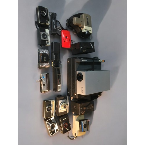 459 - Rollei P35E Autofocus Slide Projector (Working and Cased) and an ensemble of Vintage and Later Camer... 