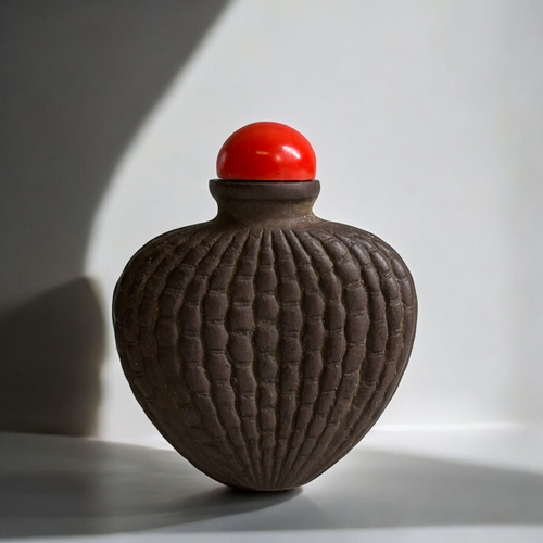 64 - Small Yxing pottery shield shape Snuff bottle. 1800-1860. decorated with basket weave design.Provena... 