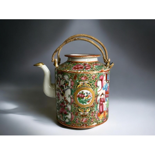 92 - A collection of Chinese export porcelain.Qing dynasty and later.Includes Canton famille rose teapot,... 