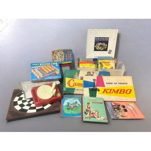 219 - Miscellaneous collection of Vintage board games and Annuals