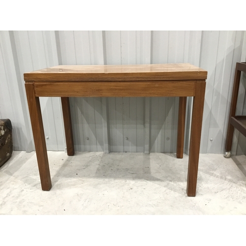 11 - Mid century mahogany veneer card table. Approx 91cm x 71