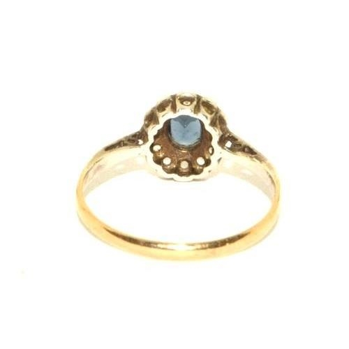 542 - 9ct gold and silver Sapphire vintage cluster ring size M