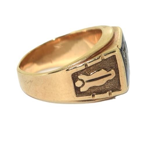 545 - 10ct gold mans Masonic diamond set signet ring 10g size Q