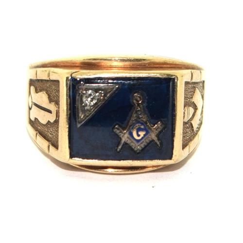 545 - 10ct gold mans Masonic diamond set signet ring 10g size Q