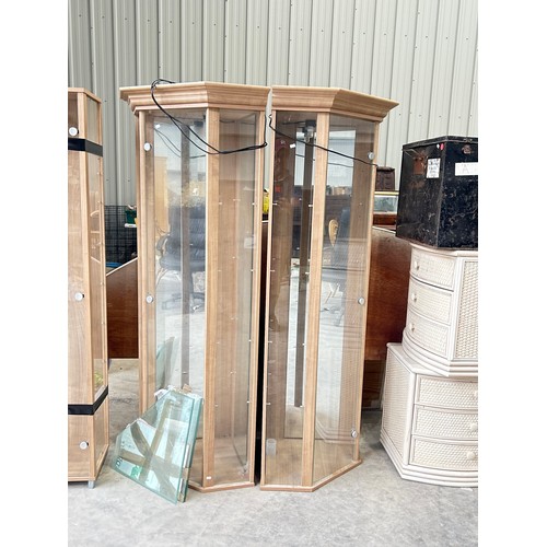 113 - 2x MDF corner display cabinets.