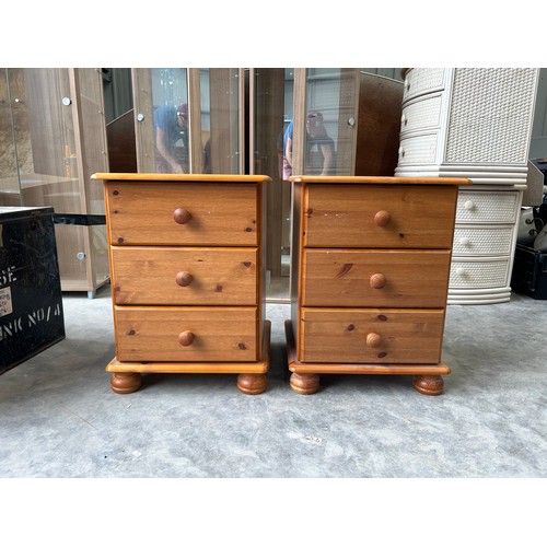 115 - 2x pine 3 drawer bedside tables 23